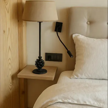 Les Mayens D'adrien Chalet Mase